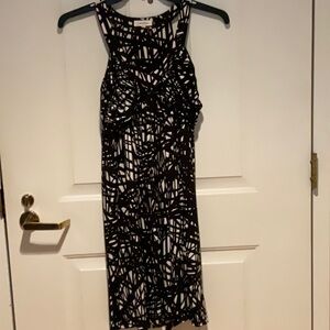 NWOT Calvin Klein Black and White Patterned V-neck high waist dress
